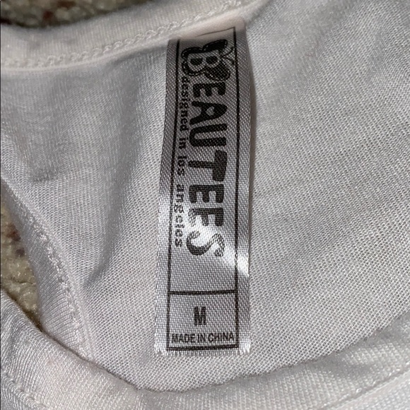 This tank top it’s super classy!! - Picture 2 of 2